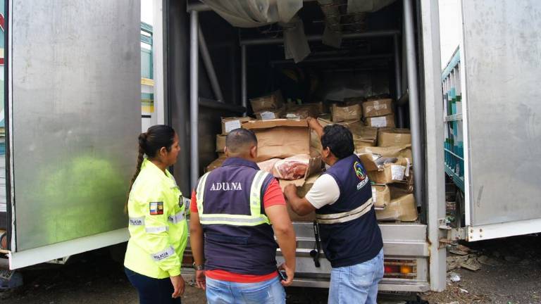 Todas las cargas que salgan de Ecuador pasarán por un sistema de escaneo antinarcótico