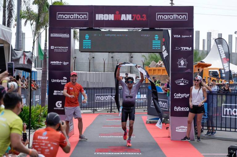 $!Armando Matute es guayaquileño y tiene 21 años. Su tiempo para completar el recorrido fue de 3 horas, 58 minutos y 42 minutos,