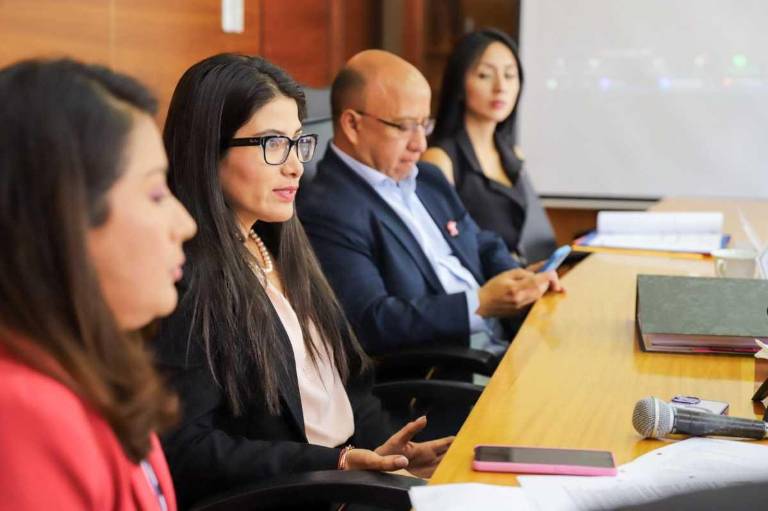 $!Vanessa Cueva, directora ejecutiva de la ANT junto al Directorio de la Agencia Nacional de Regulación y Control del Transporte Terrestre, Tránsito y Seguridad Vial