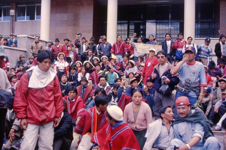 $!Marcha indígena contra el gobierno de Jamil Mahuad.