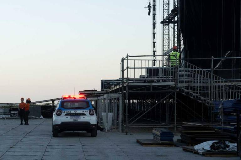 $!Las autoridades iniciaron una investigación para determinar responsabilidades en el accidente previo al concierto de Shakira en Copacabana