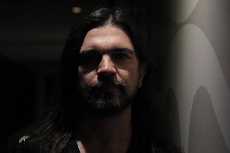 $!MADRID, 29/06/2022.- El músico y cantante colombiano, Juanes, durante la entrevista que ha ofrecido a EFE en su paso por España, donde esta semana iniciará una gira por Europa para presentar su más reciente disco, Origen (2021). EFE / Fernando Alvarado.