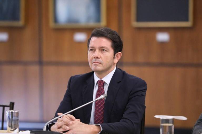 ¿Quién es Francisco Jiménez, el nuevo ministro de Gobierno?