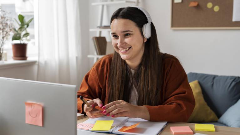 Gobierno ecuatoriano anuncia 1000 becas para maestrías virtuales: ¿cuáles son los requisitos?