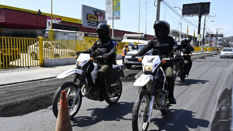 Toque de queda regirá a partir de las 23h00 en Guayas, Esmeraldas y Santo Domingo; Gobierno confirma cambio