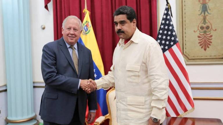 Maduro recibe a enviado de EE.UU. en apoyo al diálogo con la oposición