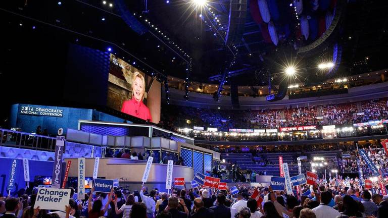 Clinton interviene en Convención Demócrata y agradece nominación