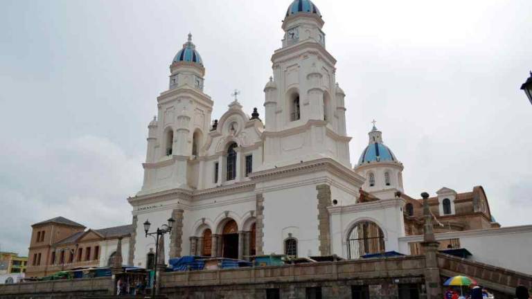 Iglesias de Quito abrirán sus puertas para oración y confesión