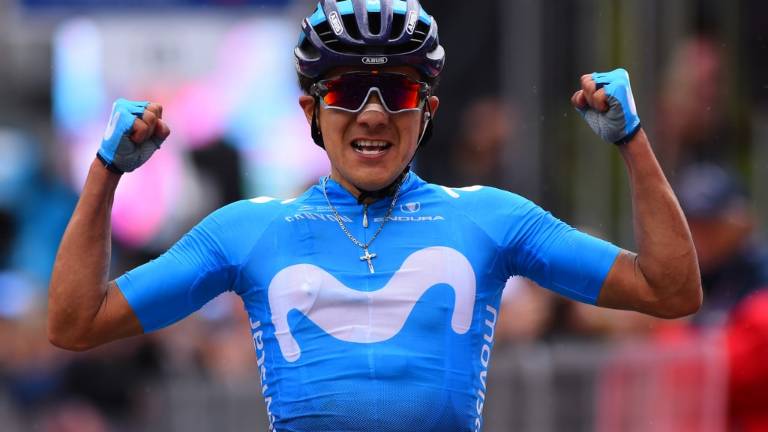 Carapaz se impone en Giro de Italia y lidera clasificación