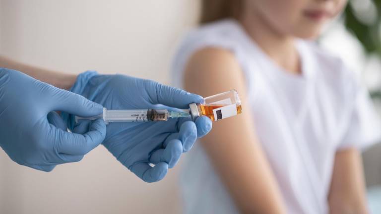Ministra de Salud anuncia vacunación a niños desde los 3 años de edad
