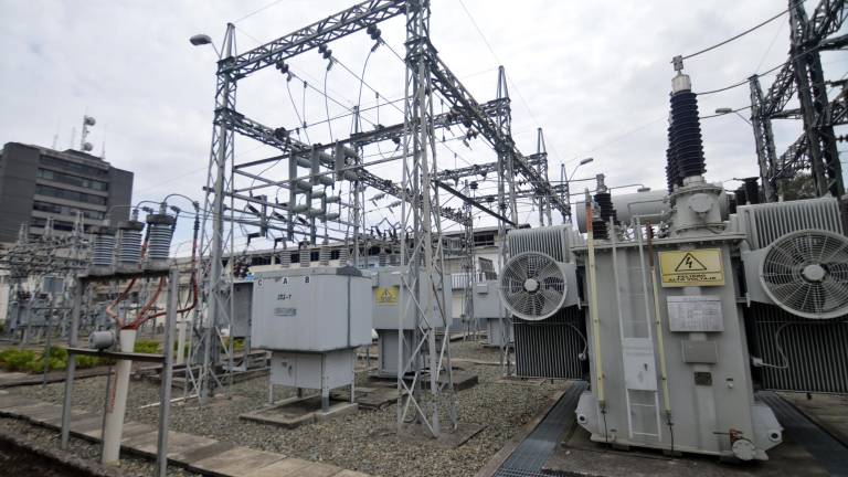 Colombia se compromete a duplicar energía que envía a Ecuador para enfrentar apagones