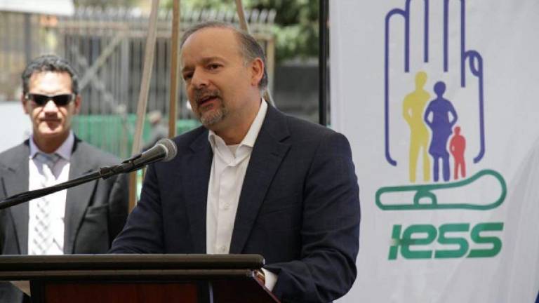 Contraloría confirma la destitución de Espinosa del IESS