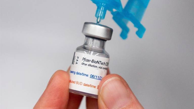 Ecuador recibe el primer lote con un millón de vacunas Pfizer donadas por EE.UU.