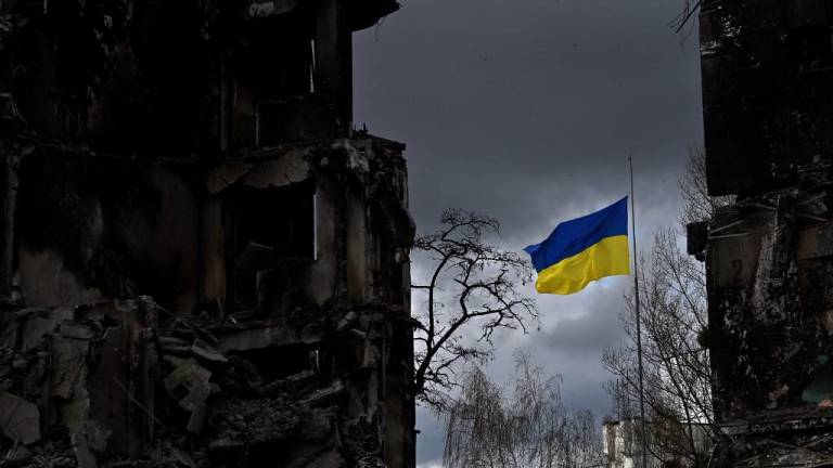 Rusia lanza ultimátum para rendición, pero Ucrania responde que luchará hasta el final