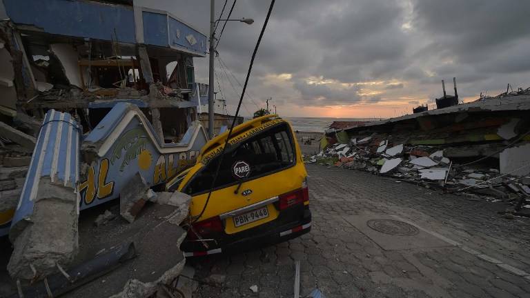 Registradas 304 réplicas tras terremoto en Ecuador