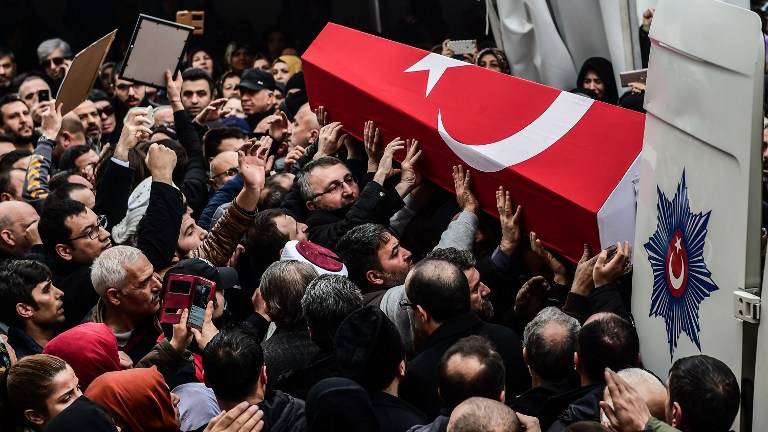 Suben a 44 los muertos del doble atentado de Estambul