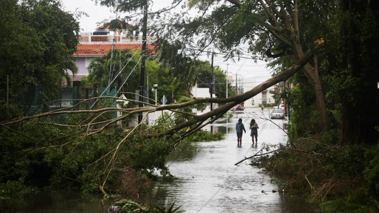 Delta recobra fuerzas sobre el Golfo de México y puede alcanzar de nuevo la categoría de huracán mayor