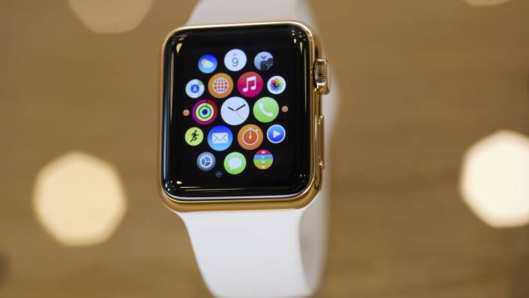 Samsung saca a la venta su Galaxy S6 y Apple lanza su iWatch