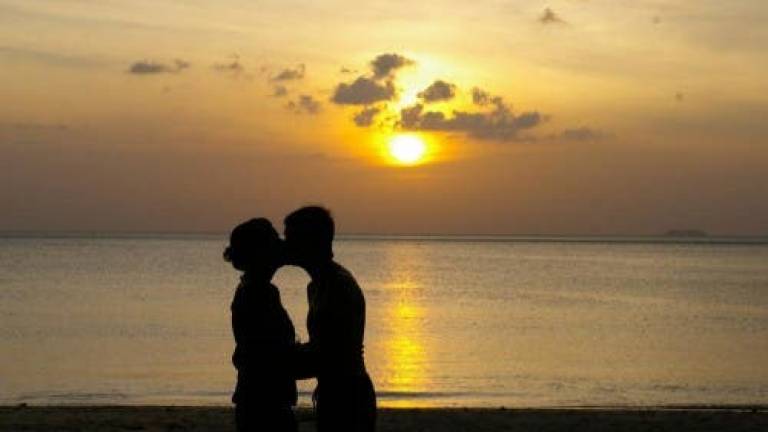 Condenan a una pareja por tener sexo en playa de EE.UU.
