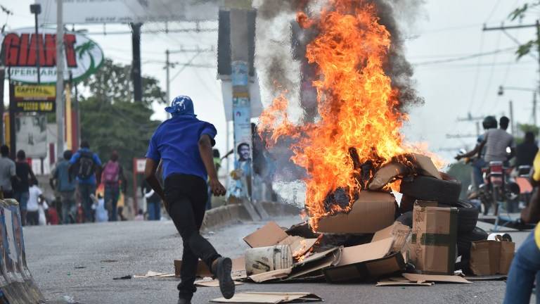 Elecciones en Haiti: manifestantes se enfrentan con la Policía