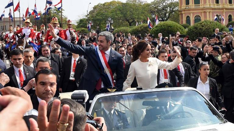 Mario Abdo asume la presidencia en Paraguay
