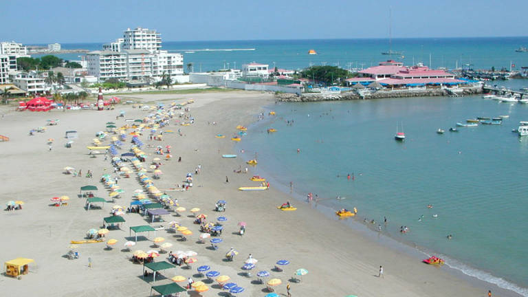 Sola algunas playas en Esmeraldas y El Oro reciben a los turistas; otros balnearios están cerrados por coronavirus