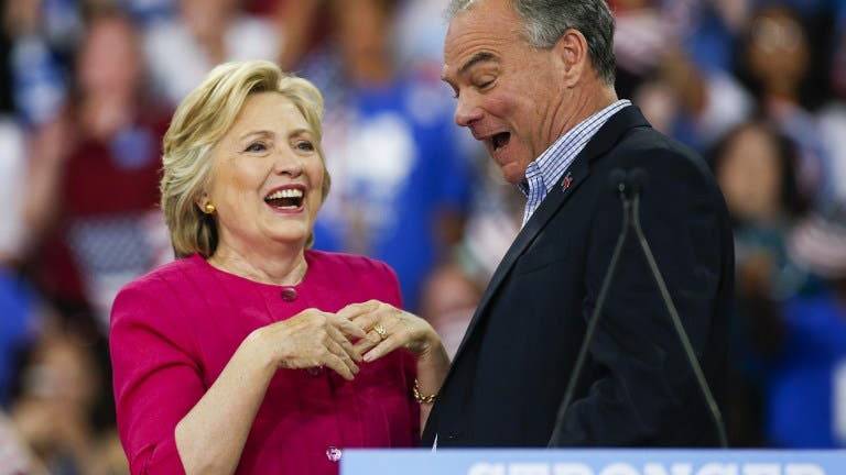 Clinton y Kaine, juntos en su primer mítin político