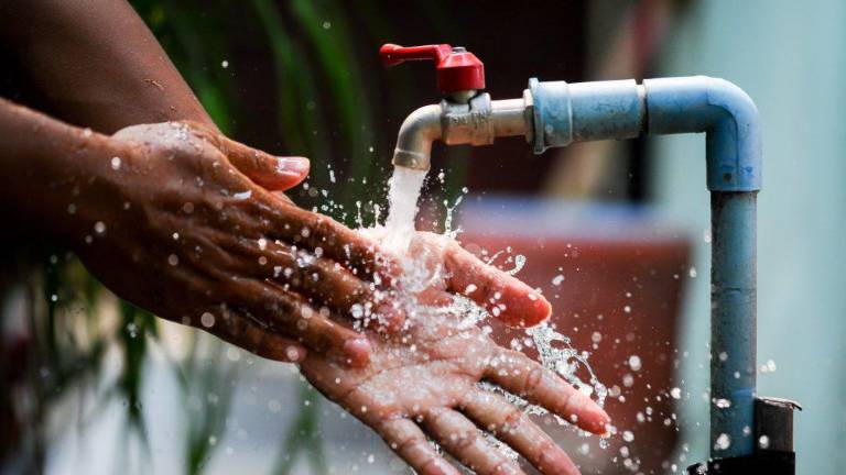 Interagua suspende corte de agua para este domingo en Guayaquil; Vía a la Costa aún por confirmar