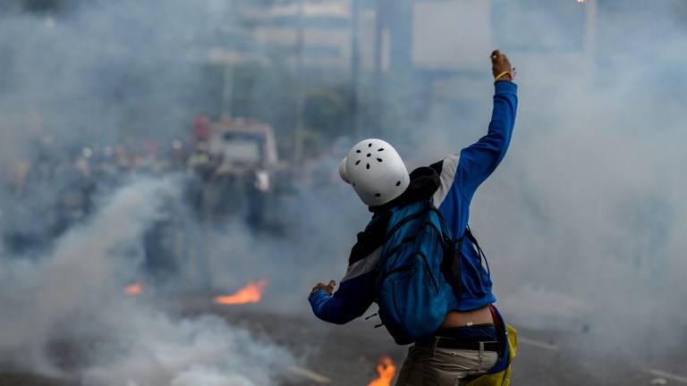 Frente Amplio lamenta salida de Venezuela de la OEA