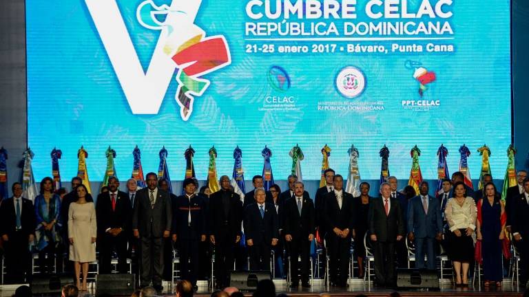 Jefes de Gobierno inician sesión plenaria de V Cumbre de Celac