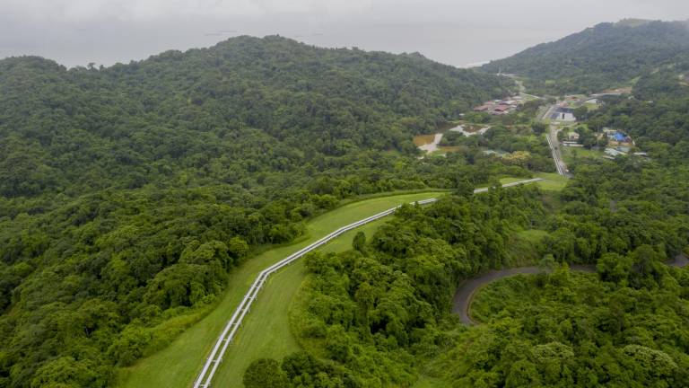 Ecuador aumenta de USD 3 a USD 30 la tarifa de transporte de crudo colombiano por el SOTE