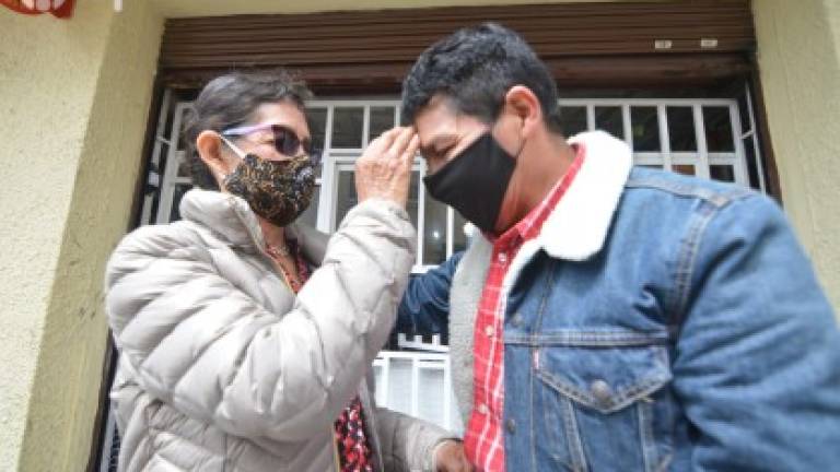Segundo día de la madre en Ecuador bajo confinamiento y festejos digitales
