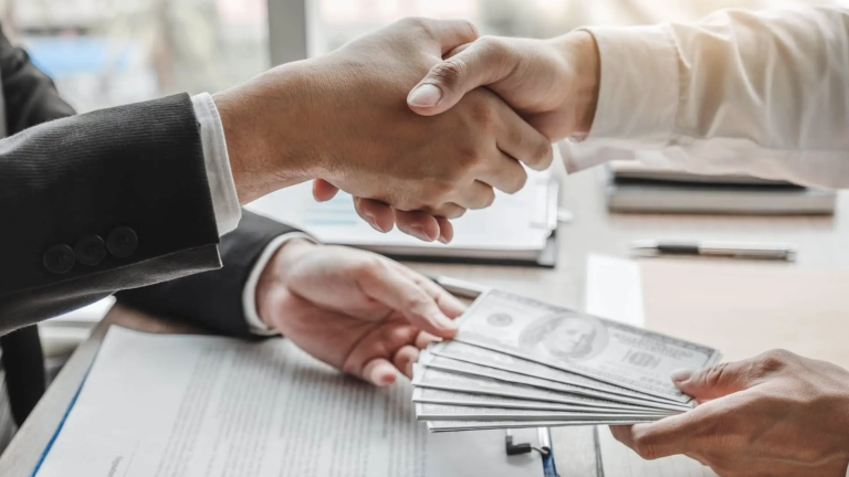 Superintendencia de Bancos detecta 60 entidades financieras no autorizadas que captan dinero en Ecuador