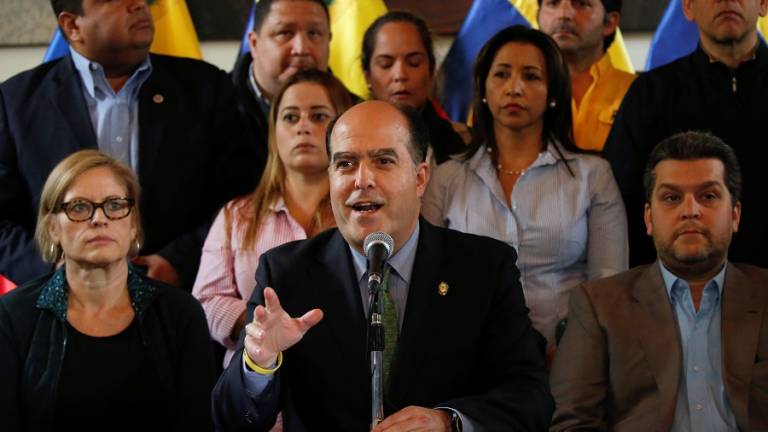 Jefe parlamentario dice que gobierno de Maduro está &quot;fracturado&quot;