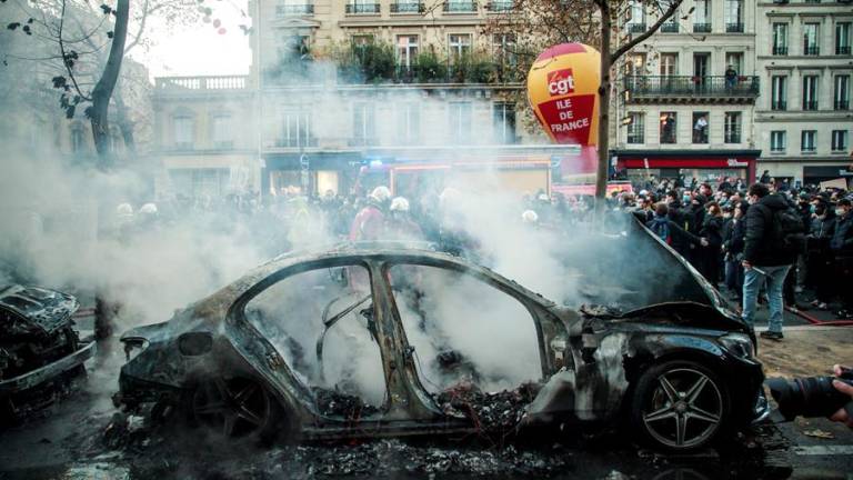 Una gran protesta clama en Francia contra la polémica ley de seguridad