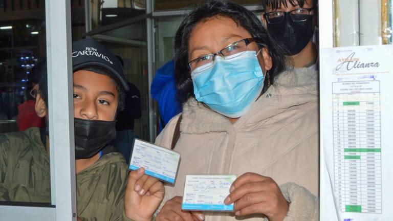 Carné con la tercera dosis será necesario para ingresar a establecimientos públicos desde el lunes