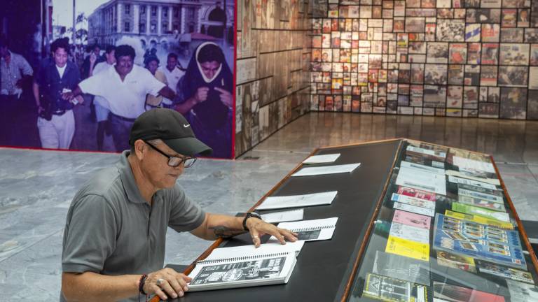 Exposición en el Museo Nahim Isaías archiva las tensiones de Guayaquil desde el retorno a la democracia