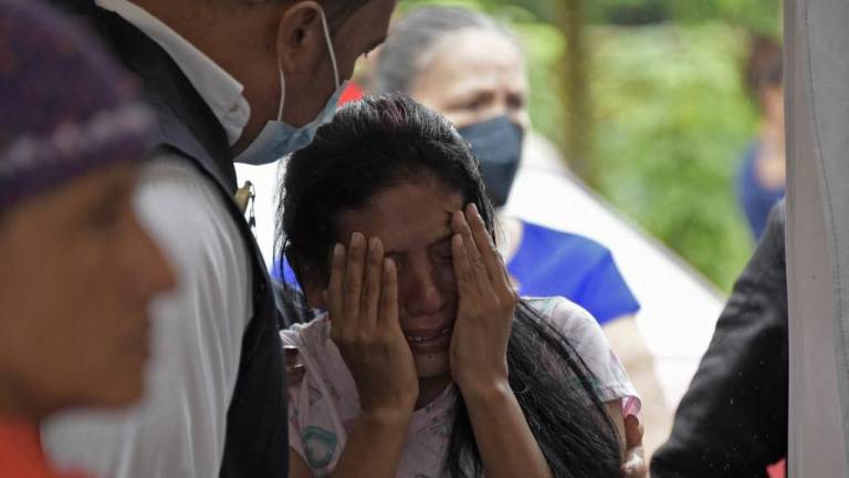 Videos muestran el caos dentro de la cárcel de Santo Domingo: piden que no los dejen morir