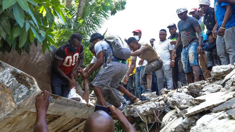 Potente sismo en Haití deja más de 300 muertos