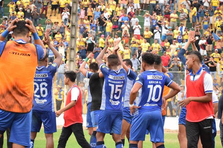 $!Jugadores de Santa Rita se despiden luego de ganar a Barcelona por Copa Ecuador.