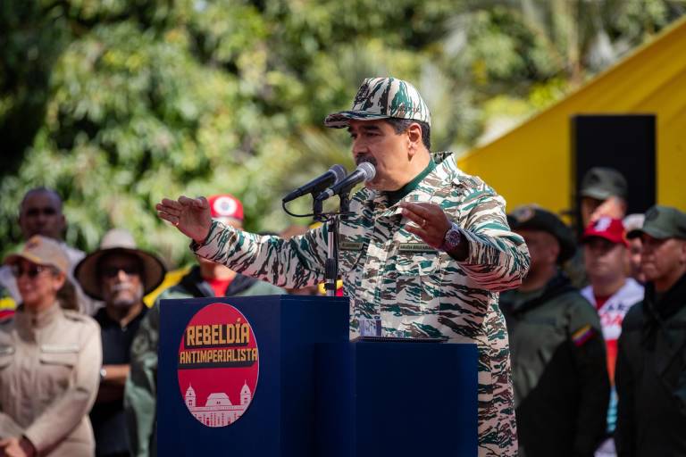 $!Fotografía del presidente de Venezuela, Nicolás Maduro, mientras ofrece un discurso este sábado, en Caracas (Venezuela).