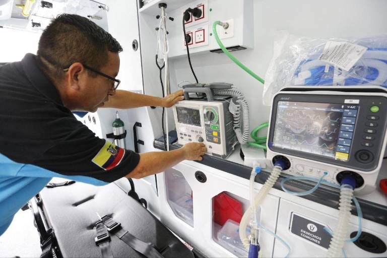 $!Fotografía del interior de una de las ambulacias.