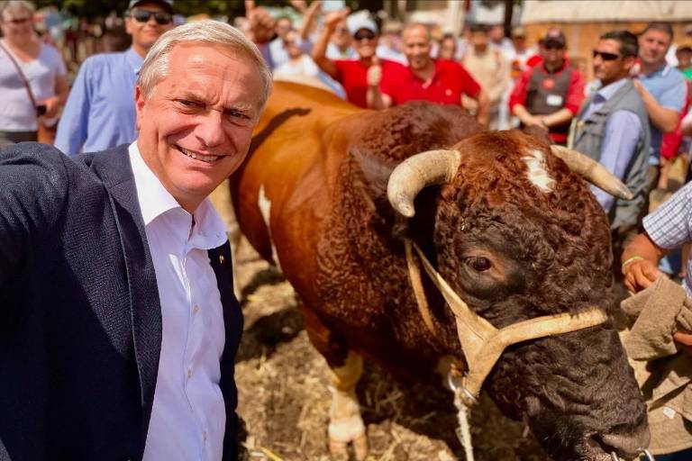 $!José Antonio Kast levantó un próspero negocio de embutidos que heredó.