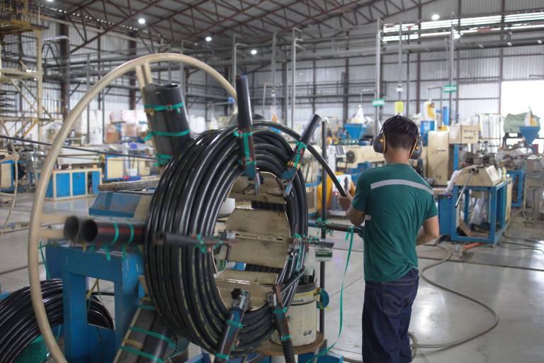 $!Producción de mangueras en la planta de Proceplas.