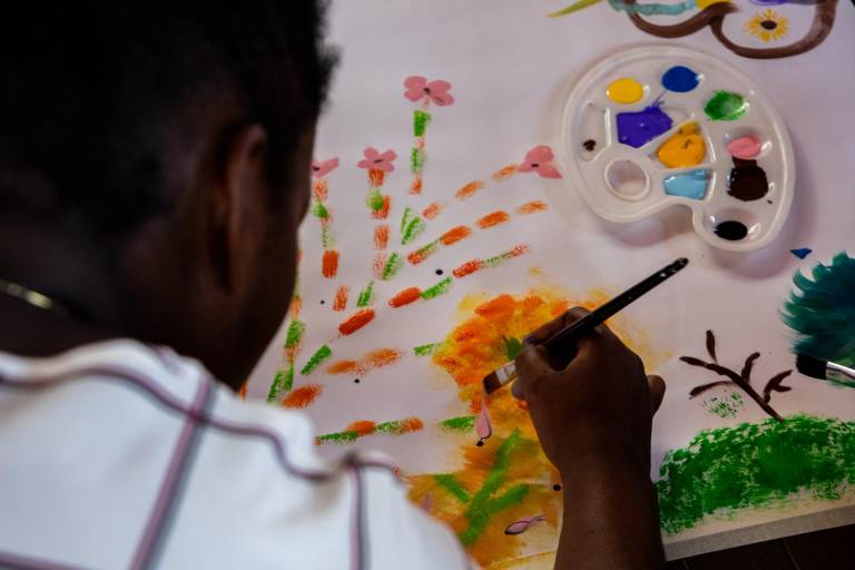 $!Puerta Violeta apoya a mujeres víctimas de violencia. Con programas de arteterapia fortalecen redes y generan oportunidades de emprendimiento.