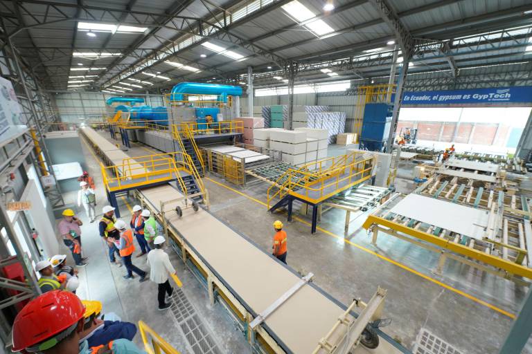 $!Instalaciones de la fábrica de gypsum, Gyptech, en Durán.