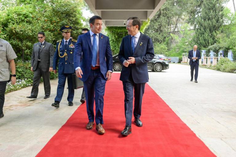 $!El presidente israelí, Isaaz Herzog (d), reunido con el presidente ecuatoriano, Daniel Noboa, en Jerusalén.