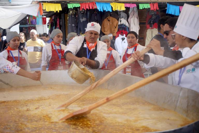 $!El evento fue organizado por Amistad Club con el apoyo de la Alcaldía de Cuenca y la Unión de Periodistas del Azuay-