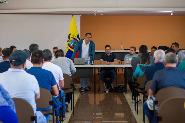$!El gremio de transportista se reunió para definir la ruta tras eliminación al subsidio del diésel.