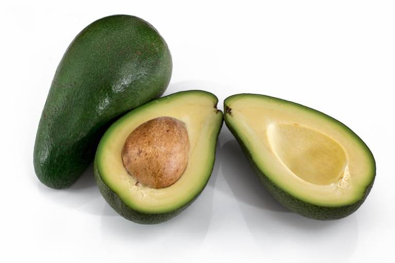 $!El aguacate es uno de los alimentos catalogados en las grasas buenas.